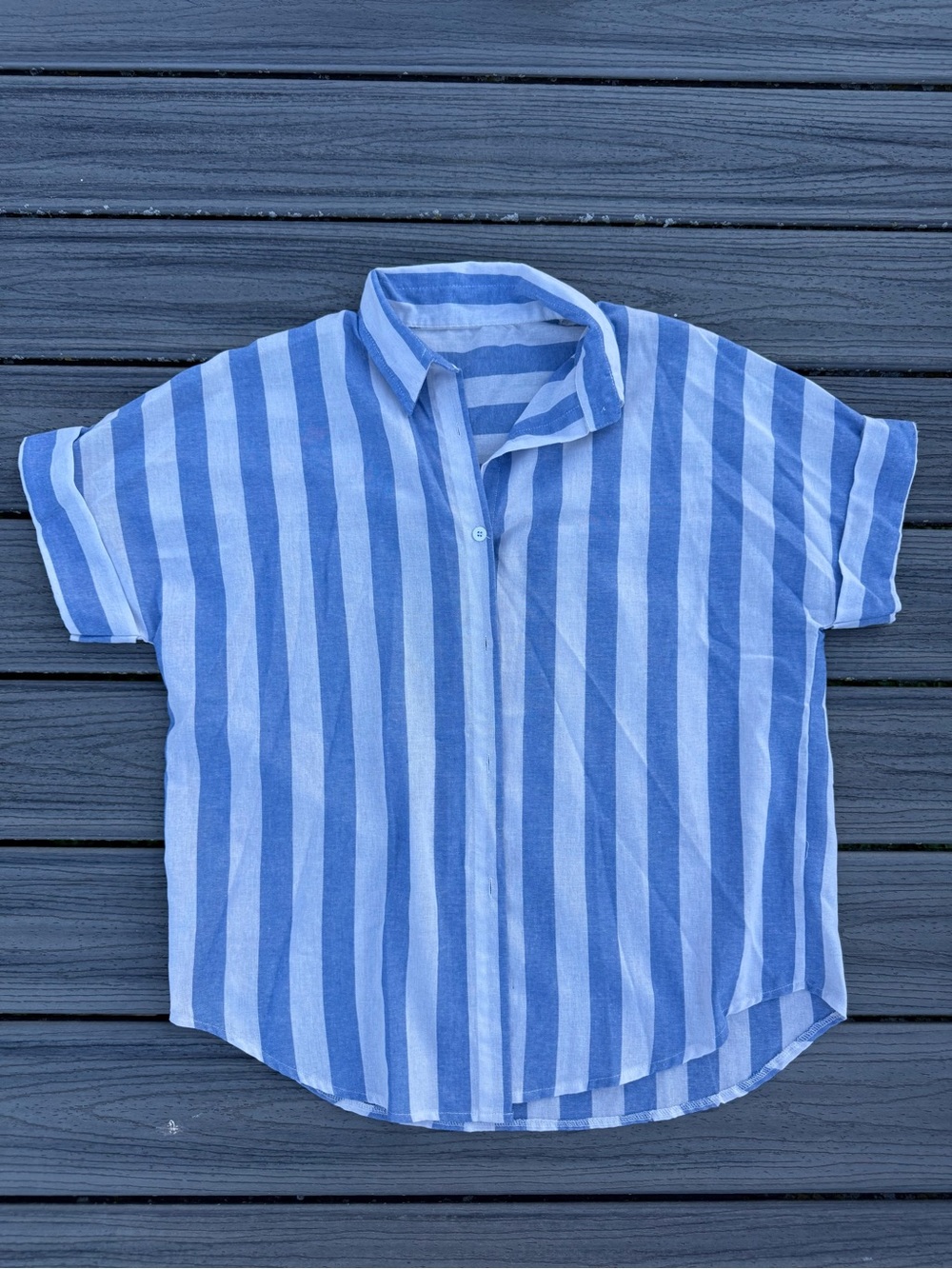 Striped Short-Sleeve Button-Up Shirt in Blue